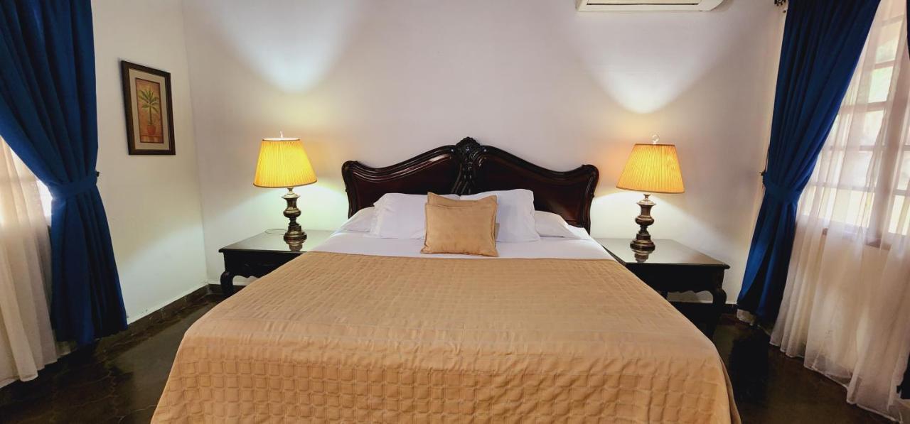 سان بيدرو سولا Camilas Hotel المظهر الخارجي الصورة