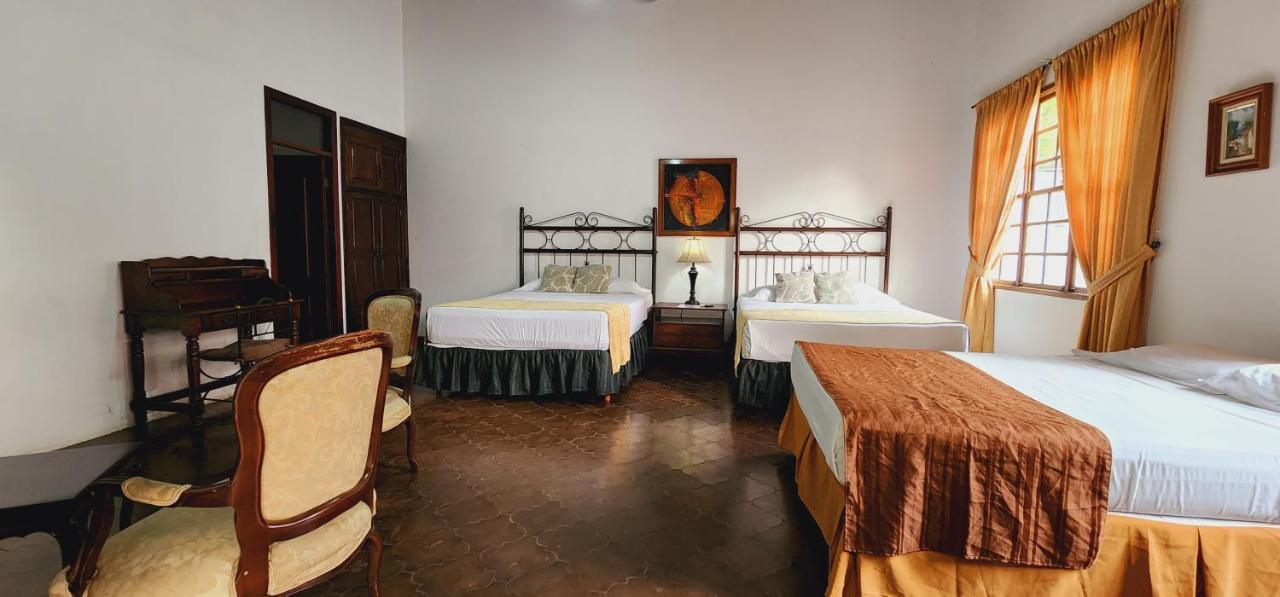 سان بيدرو سولا Camilas Hotel المظهر الخارجي الصورة