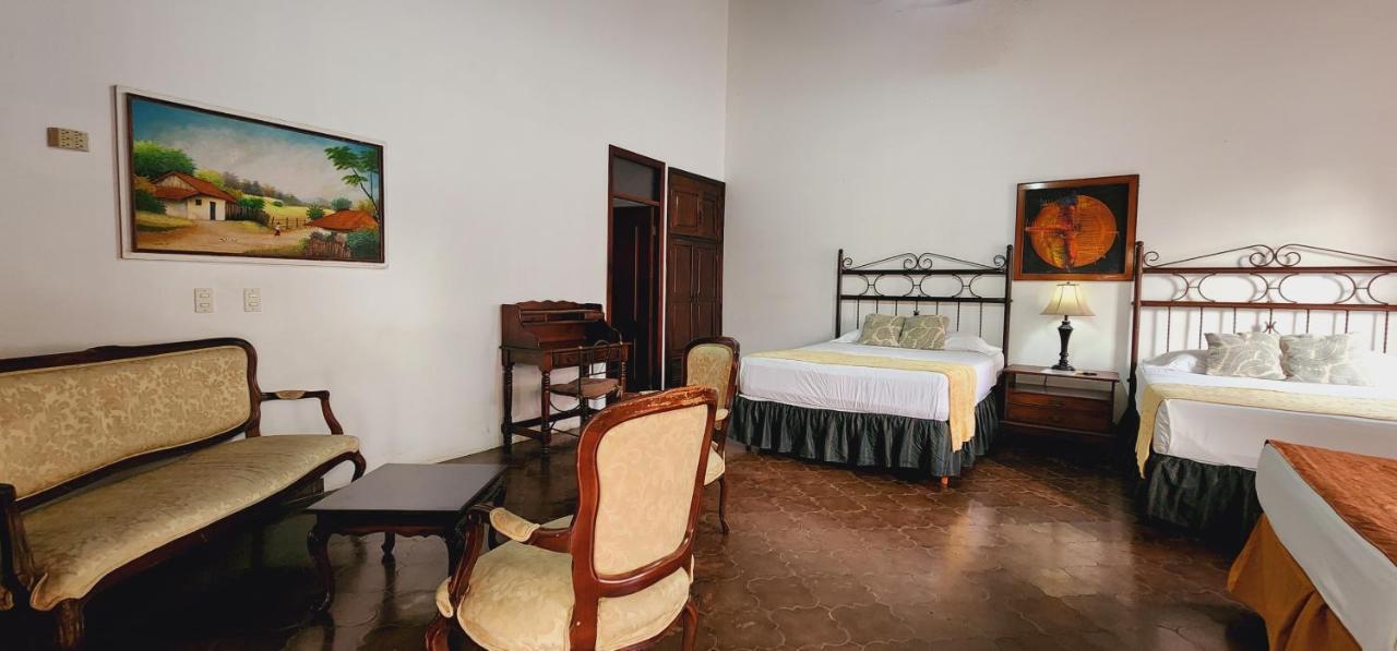 سان بيدرو سولا Camilas Hotel المظهر الخارجي الصورة