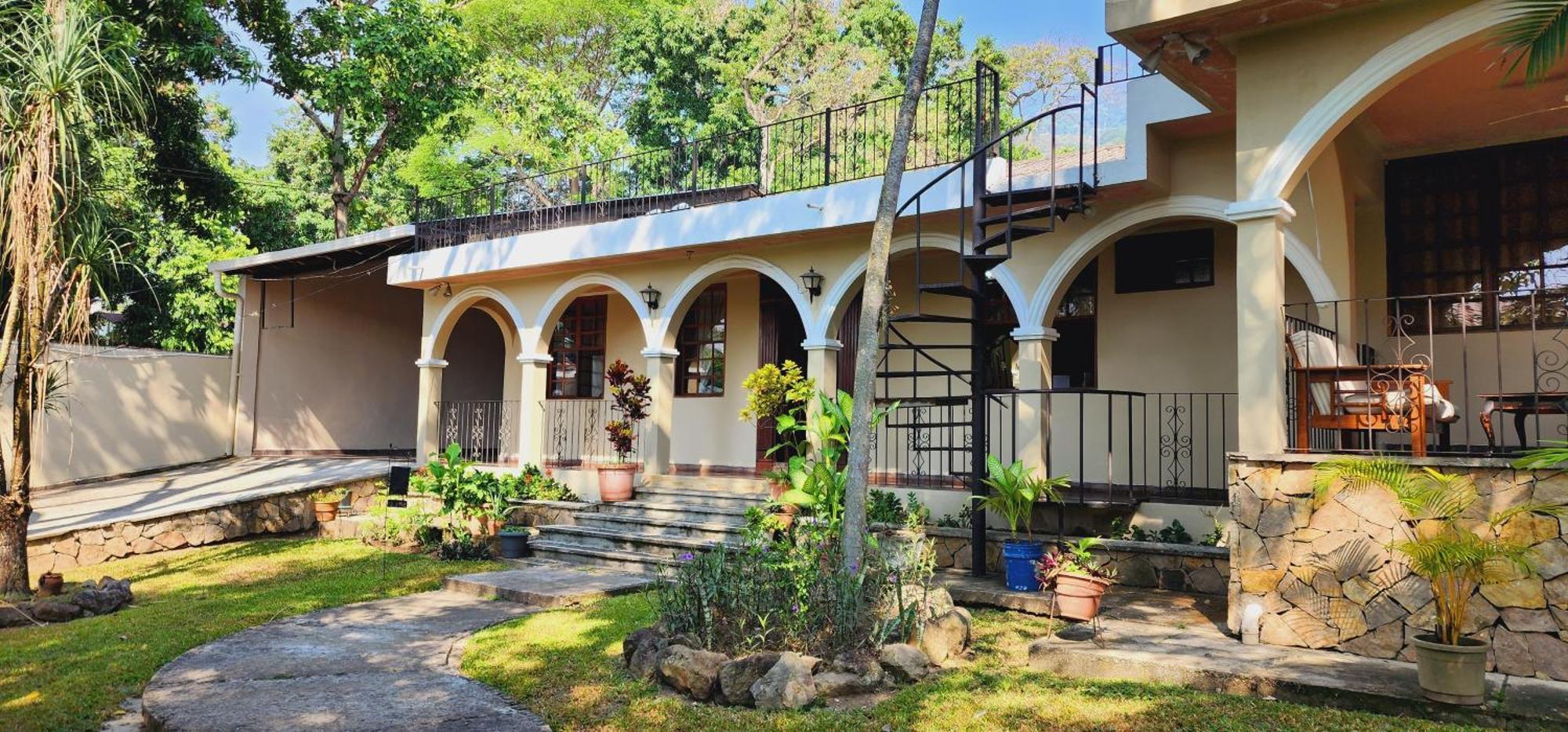 سان بيدرو سولا Camilas Hotel المظهر الخارجي الصورة