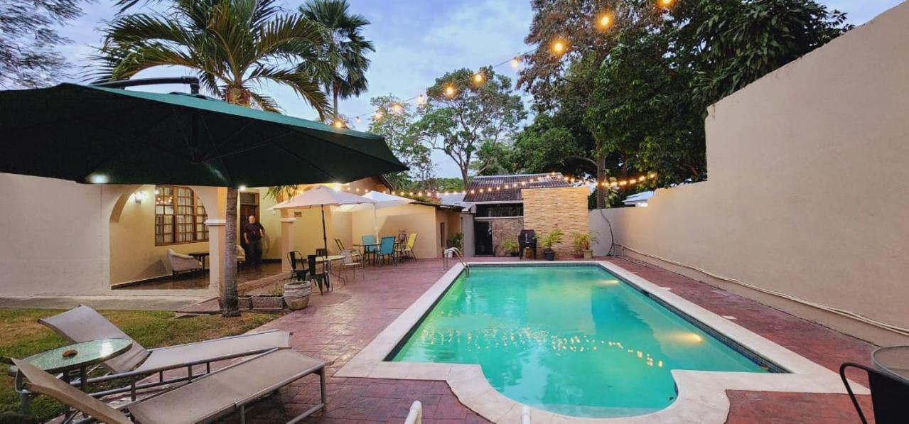 سان بيدرو سولا Camilas Hotel المظهر الخارجي الصورة